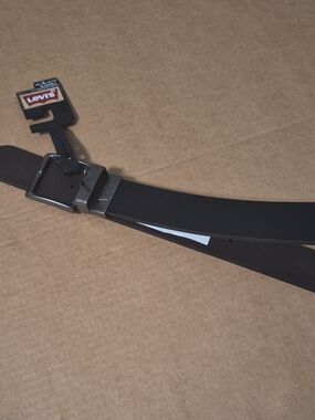 Levi's Men's Black/Brown Reversible Leather Belt with Metal Buckle
